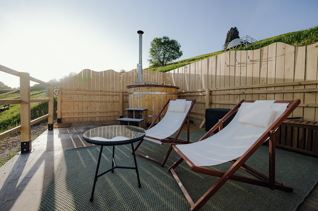 Luxuscamping - Whirlpool - Schweiz - Adventurly Pop-up Glamping Obersaxen