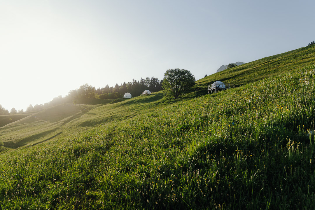 Luxuscamping - Whirlpool - Schweiz - Adventurly Pop-up Glamping Obersaxen