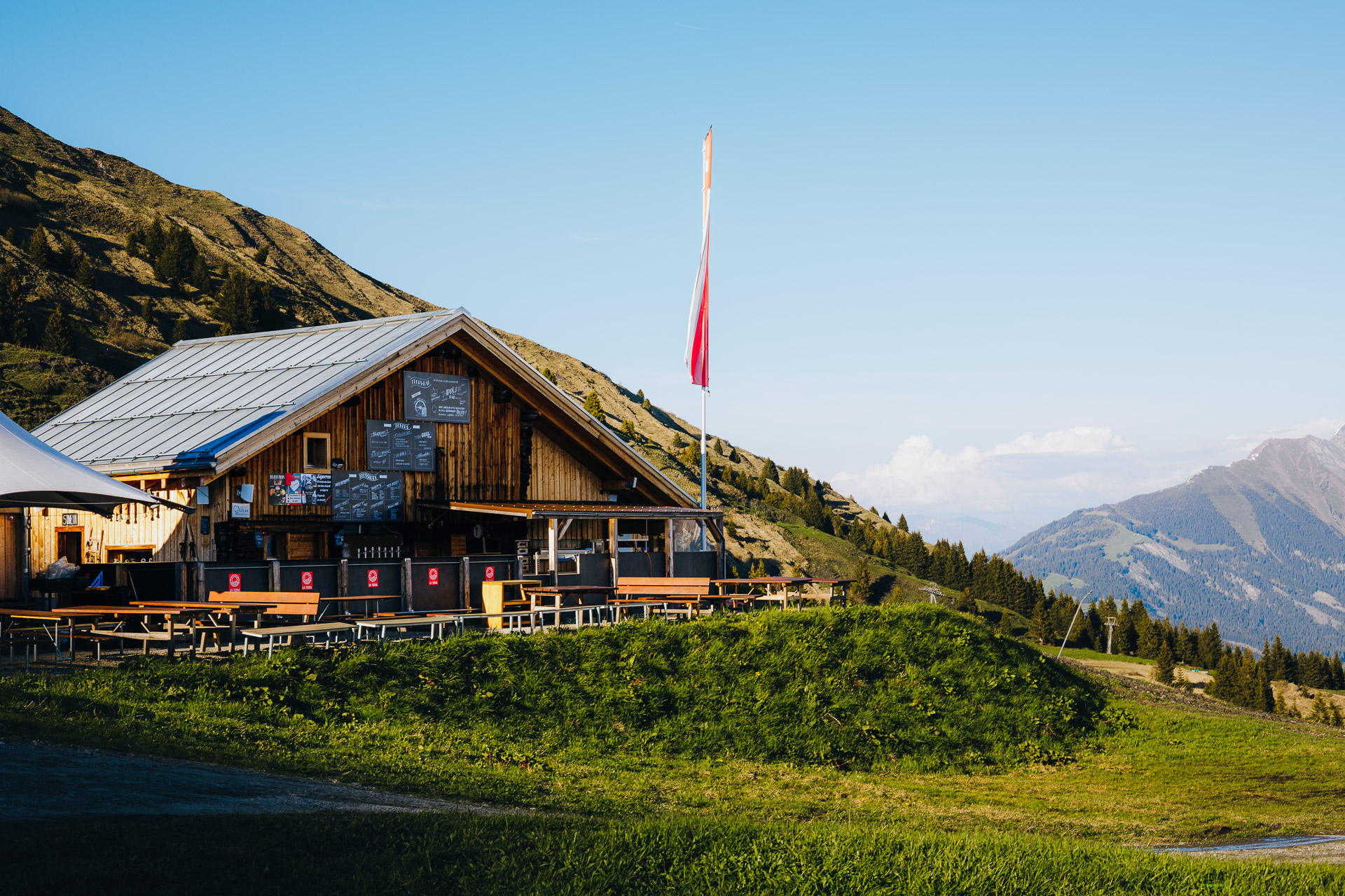 Campeggio di lusso - Restaurant - Svizzera - Adventurly Pop-up Glamping Vella