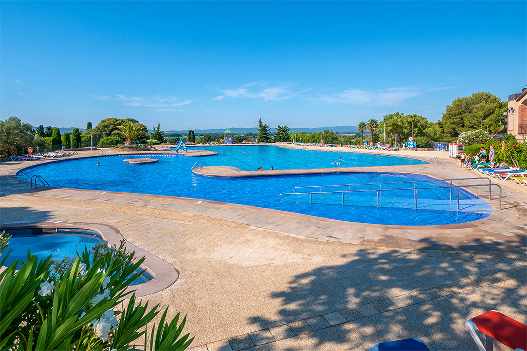 Glamping: Castell Montgri - Vacanceselect