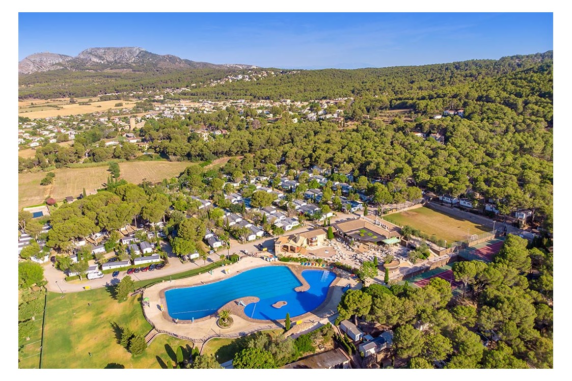 Glamping: Camping Castell Montgri - Vacanceselect
