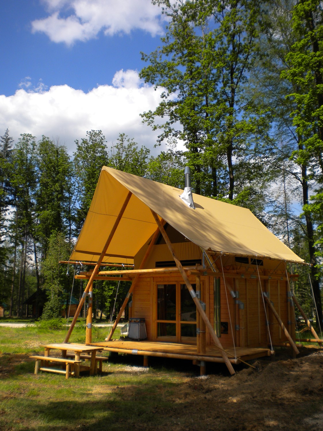 Glampingunterkunft: Cahutte Aussenansicht   - Cahutte für naturnahe Ferien auf Camping Huttopia Rambouillet