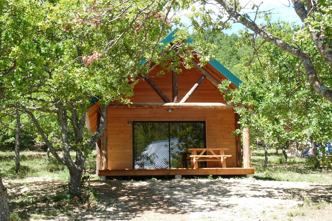 Glampingunterkunft: Huette Huttopia - Aussen   - Hütte Huttopia mit Holzofen auf Camping Huttopia Rambouillet