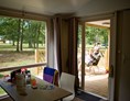 Glampingunterkunft: Cottage - Terrasse - Cottage für 6 Personen auf Camping Indigo Paris