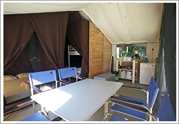 Glampingunterkunft: Zelt Toile & Bois Sweet - Innen - Zelt Toile & Bois Sweet für 5 Pers. auf Camping Huttopia Divonne