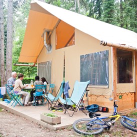Glampingunterkunft: Zelt Toile & Bois Zenith - Aussen - Zelt Toile & Bois Zenith für 6 Pers. auf Camping Huttopia Divonne