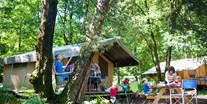 Luxuscamping - Zelt Toile & Bois Sweet - Aussenansicht - Zelt Toile & Bois Sweet für 5 Pers. auf Camping Huttopia Le Moulin