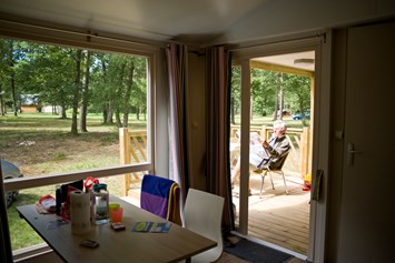 Glampingunterkunft: 2-Zimmer Mobilheim - Innen - Mobilheim mit 2-Schlafzimmern auf Camping Huttopia Les Chateaux
