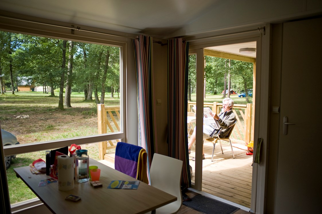 Glampingunterkunft: Cottage - Terrasse - Cottage für 6 Personen auf Camping Huttopia Les Chateaux