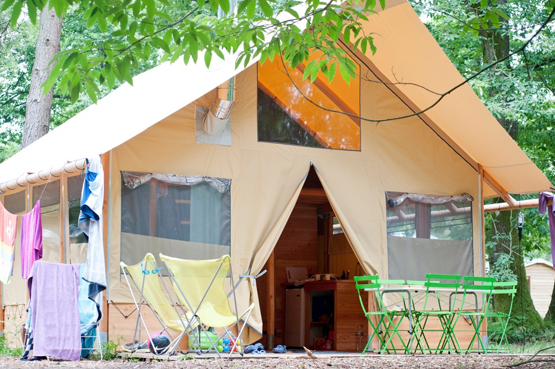 Glampingunterkunft: Zelt Toile & Bois Zenith - Aussen  - Zelt Toile & Bois Zenith für 6 Pers. auf Camping Indigo Lyon
