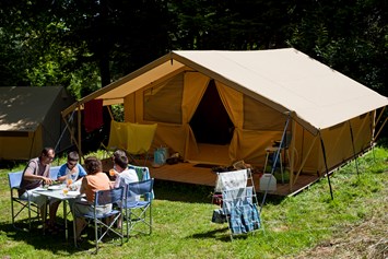 Glampingunterkunft: Zelt Toile & Bois Classic V - Aussen - Zelt Toile & Bois Classic für 5 Pers. auf Camping Huttopia Noirmoutier