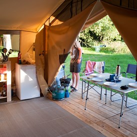 Glampingunterkunft: Zelt Toile & Bois Sweet - Innen - Zelt Toile & Bois Sweet für 5 Pers. auf Camping Huttopia Royat
