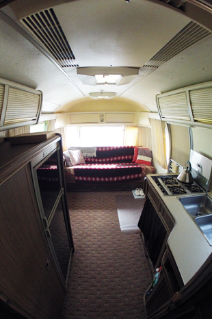 Luxuscamping - Zürich - Platz für maximal 4 Personen - Camping Zürich Airstream auf Camping Zürich