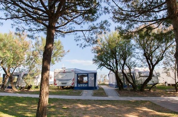 Camping de lujo - TV - Italia - Caravan direkt am Meer am Camping Ca' Pasquali Village - Camping Ca' Pasquali Village Caravan direkt am Meer auf Camping Ca' Pasquali Village