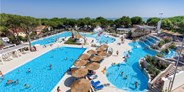 Luxuscamping - Cavallino-Treporti - Panorama des Schwimmbades - Mobilheim Residence Platinum auf Camping Ca' Pasquali Village