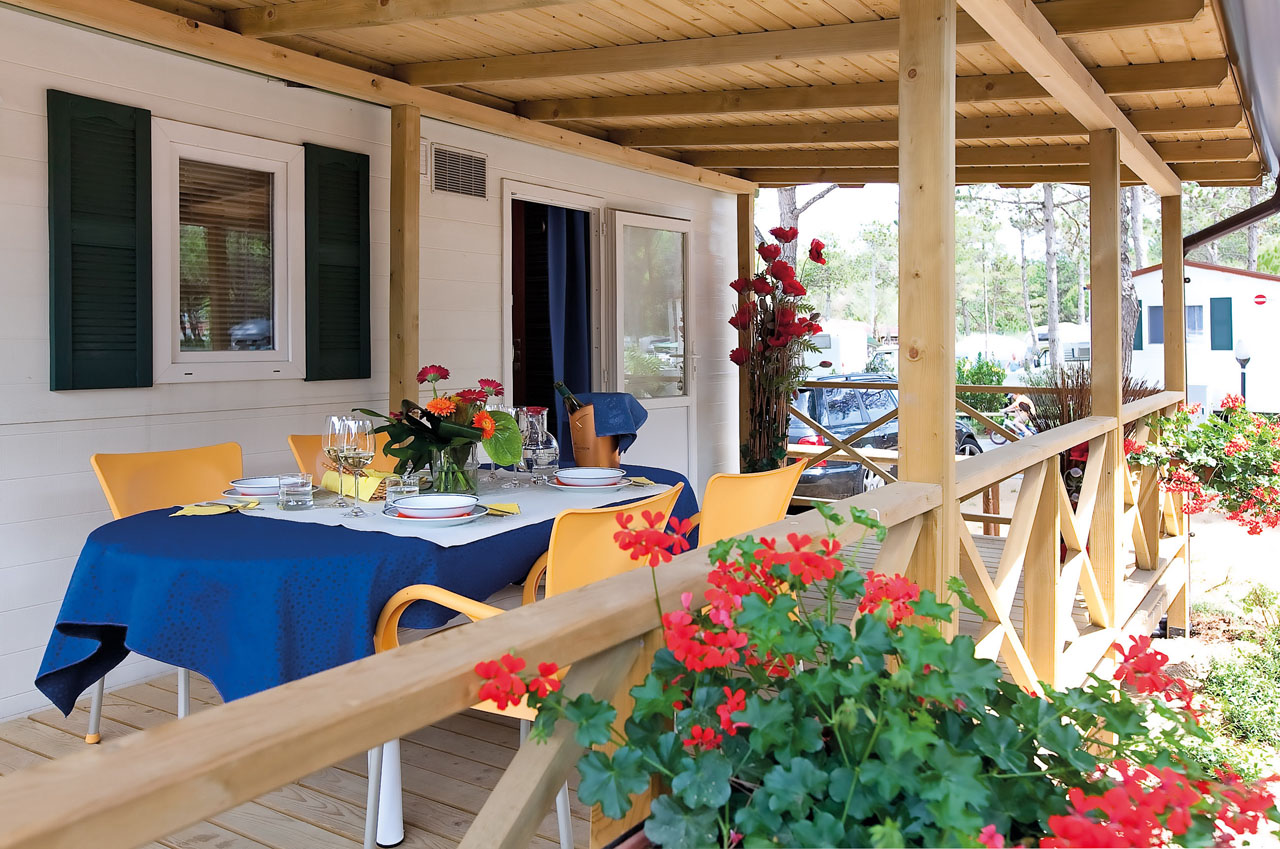 Glampingunterkunft: Veranda - Mobilheim Top Residence Gold auf Camping Ca' Pasquali Village