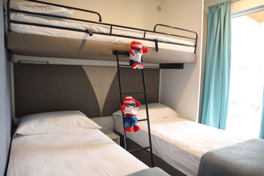 Glampingunterkunft: Kinderbettzimmer - Mobilheim Lido Platinum auf Camping Vela Blu
