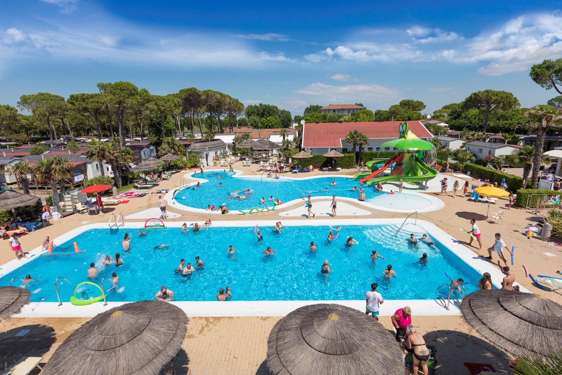Glampingunterkunft: Schwimmbad - Mobilheim Venezia Platinum auf Vela Blu Camping Village