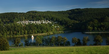 Luxuscamping - Art der Unterkunft: Campingfahrzeug - Komfort-Wohnwagen auf Camping Gut Kalberschnacke am Listersee im Sauerland/NRW
