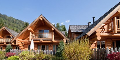 Luxuscamping - Südtirol - Bozen - Chalet Außenansicht- Camping Residence Chalet CORONES - Chalets auf Camping Residence Chalet CORONES
