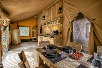Glamping: Safari Tent im Camping Village Rosselba Le Palme - Camping Village Rosselba Le Palme
