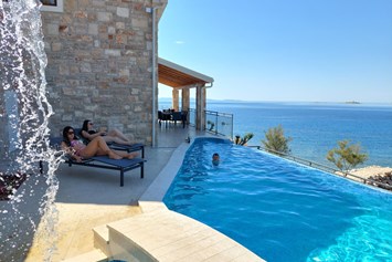 Glamping: Dalmatian villa with swimming pool 160m2 - Lavanda Camping****