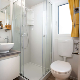 Glampingunterkunft: Second bathroom - Luxury Mobile Home mit swimmingpool