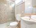 Glampingunterkunft: bathroom - Prestige Mobile Home mit Whirlpool
