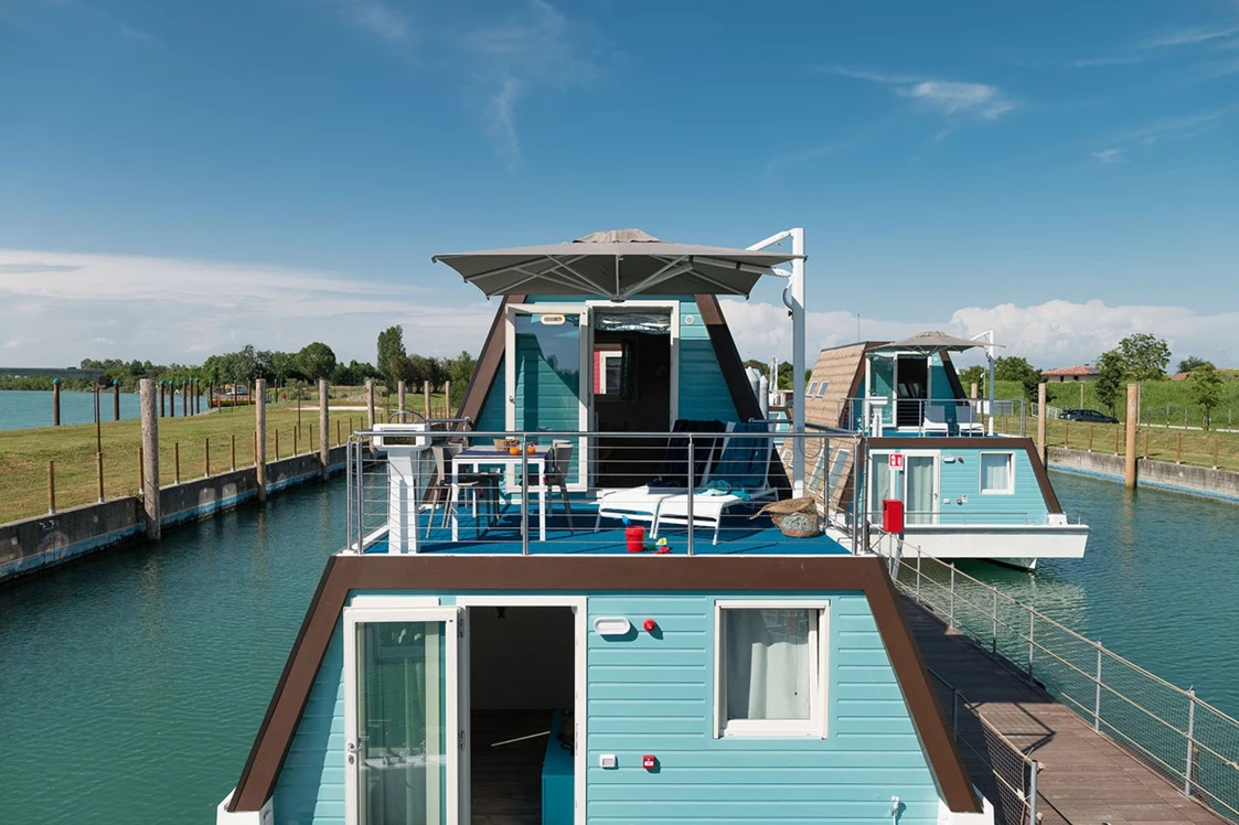 Glampingunterkunft: Houseboat Lagoon Terrasse - Houseboat Lagoon