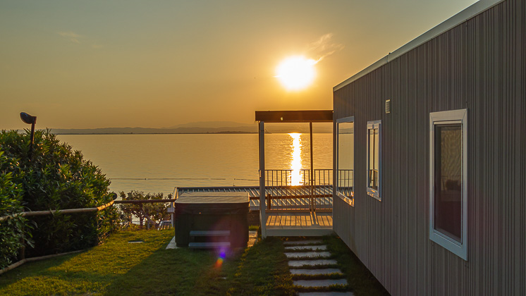 Luksuzno kampiranje - Lazise (Verona) - Sunset am Maxicaravan Lago Idro  - Camping Lido Lazise Maxicaravans Lago
