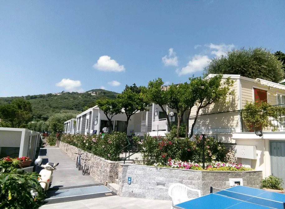 Luxuscamping - Borgio Verezzi (Sv) - Camping Park Mara - Bungalow Oleandro - Camping Park Mara Bungalows