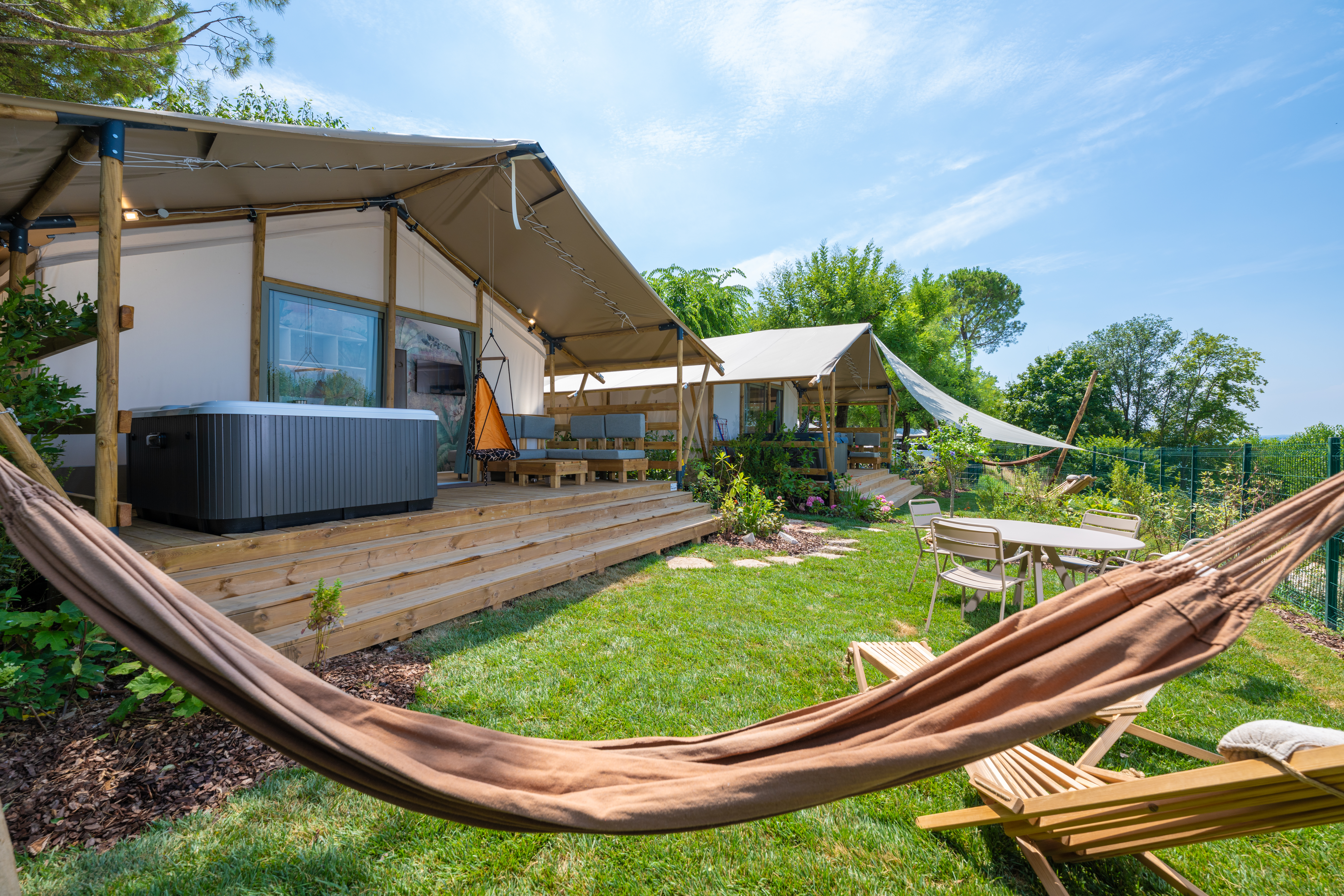 Luksuzno kampiranje - Art der Unterkunft: Safari-Zelt - Sky Escape - Piani di Clodia Holiday Park