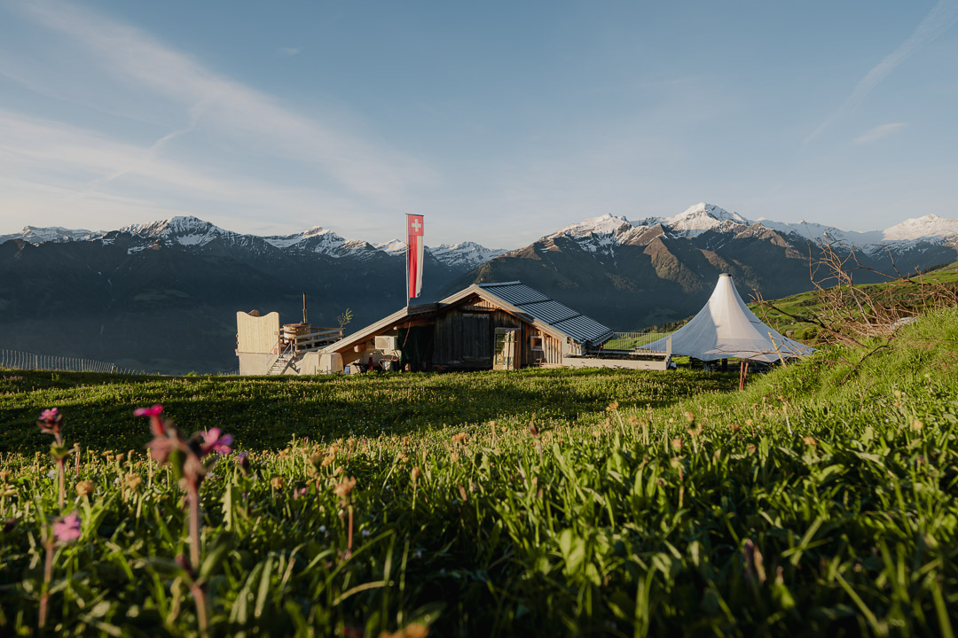 Glamping: Adventurly Pop-up Glamping Vella