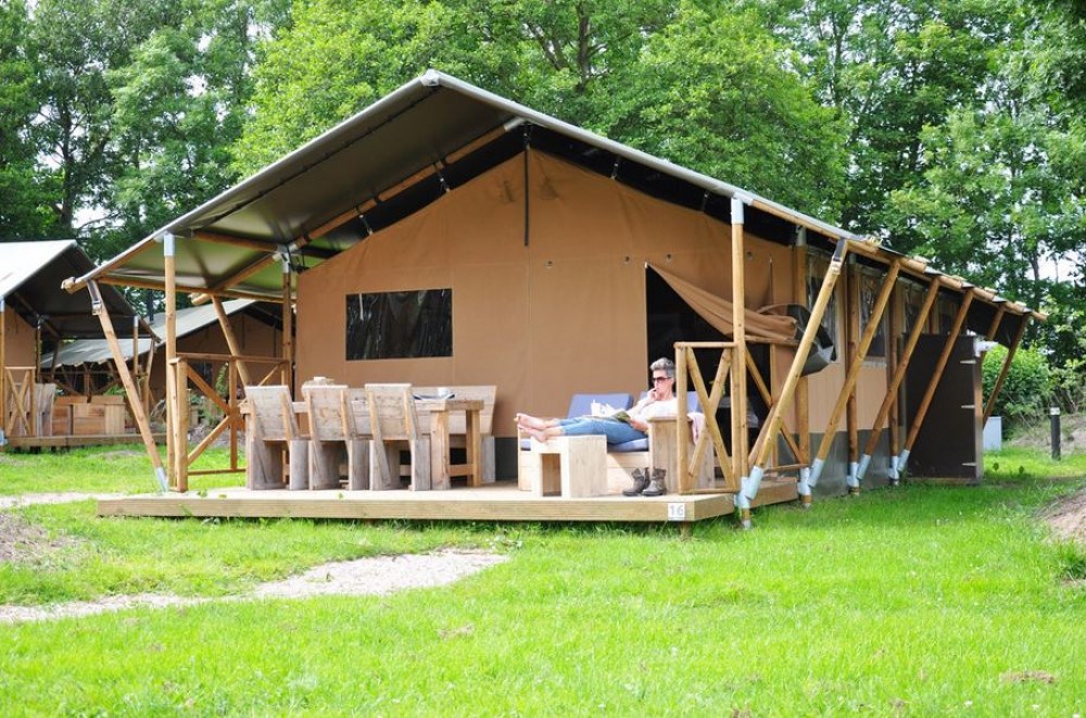 Glampingunterkunft: Safari Lux Tent von außen - Safari Lux Tent für 5 Personen auf Domaine des Alicourts