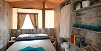 Luxuscamping - Sonnenliegen - Dalmatien - Schlafzimmer - Zaton Holiday Resort Glamping Zelte auf Zaton Holiday Resort