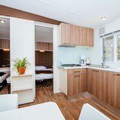 Luxuscamping: Kochnische/Wohnzimmer - Mobilheime auf Zaton Holiday Resort
