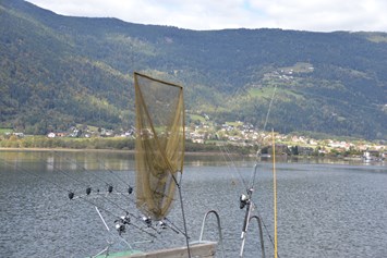 Glampingunterkunft: Fischen direkt vom Bungalow - See-Bungalow direkt am Terrassen Camping Ossiacher See