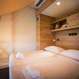 Glampingunterkunft: doppelbett schlafzimmer - Krk Premium Camping Resort - Safari-Zelte