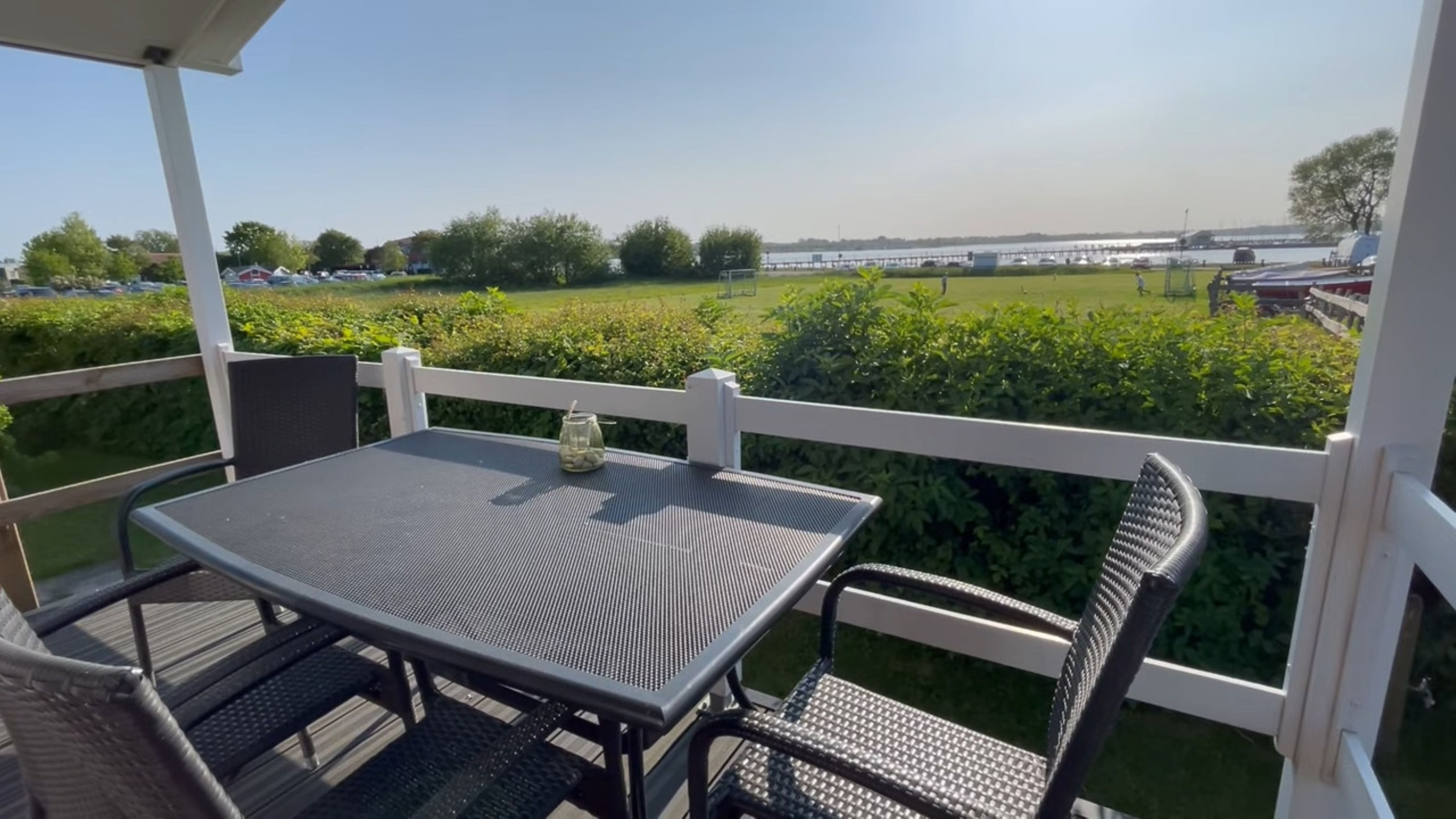 Luxury camping - Ostsee - Mobilheime direkt an der Ostsee - Campingplatz Wackerballig Mobilheim mit Seeblick