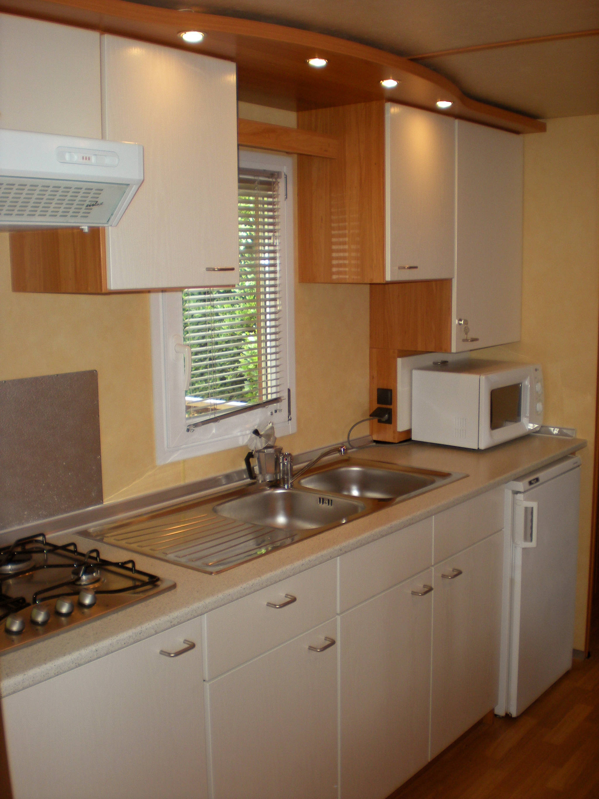 Camping de luxe - TV - Italie - Centro Vacanze Pra`delle Torri Maxicaravan