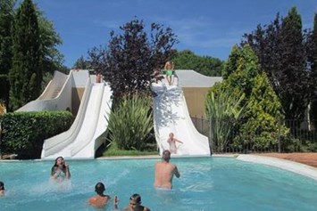 Glampingunterkunft: Toller Pool mit Rutschen - Cottage Patio für 7 Personen am Camping Le Sérignan Plage