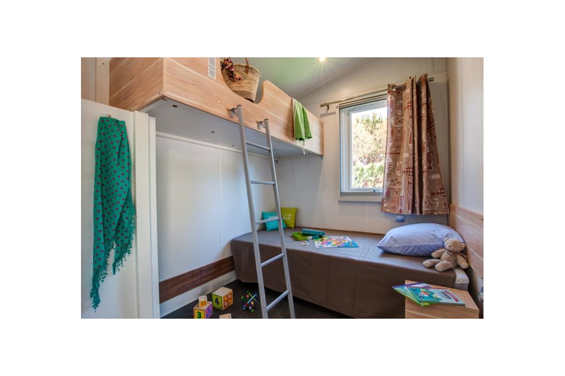 Glampingunterkunft: Zimmer mit zwei Einzelbetten - Cottage "PMR" für 4 Personen am Camping Le Sérignan Plage