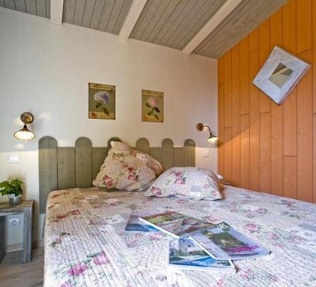 Glampingunterkunft: Schlafzimmer mit Doppelbett - Cabane Pecheur für 6 Personen am Camping Le Sérignan Plage