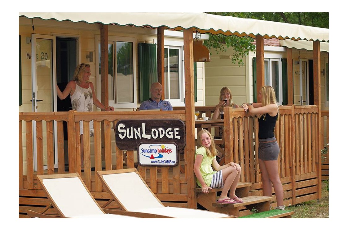 Glampingunterkunft: Sunlodge Maple Mobilheim - SunLodge Maple von Suncamp auf Campeggio Barco Reale