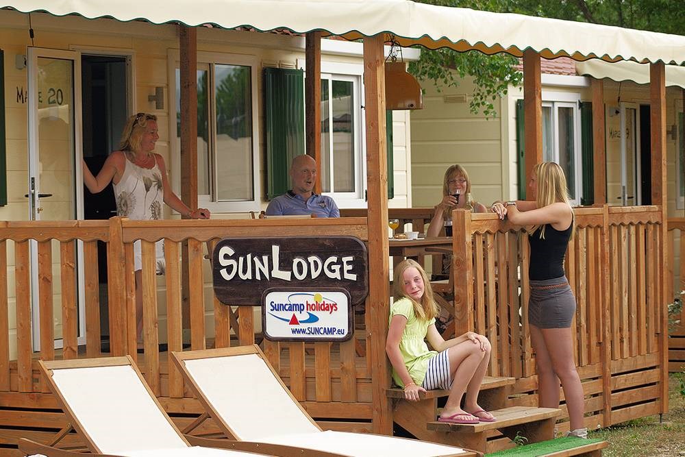 Glampingunterkunft: Sunlodge Maple Mobilheim - SunLodge Maple von Suncamp auf Camping Family Park Altomincio