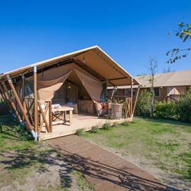 Glampingunterkunft: Zelt im Safari-Stil - SunLodge Bintulu von Suncamp auf Camping Village Poljana