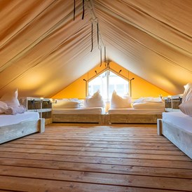 Glampingunterkunft: Safarizelte - Schlafbereich - Campingplatz am Treidlerweg