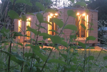 Glampingunterkunft: Mobilheim bei Nacht - Mobilheim auf dem Uhlenköper-Camp Uelzen