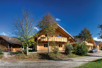 Glampingunterkunft: Ansicht Naturstammhäuser 1a/b  2a/b - Naturstammhaus auf Schwarzwälder Hof