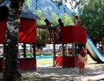 Glampingunterkunft: Der Camping Swiss-Plage bietet Möglichkeiten für jeden in jeder Altersklasse. Am Campingplatz selber können Sie:
 
Schwimmen und Baden im kleinen See oder im Kinderplanschbecken, wandern, Rad fahren, Nordic-walken oder einfach spielen. Wir bieten folgendes an: Volleyball, Boccia, Billard, Tischtennis. Und für die kleinen Gäste haben wir einen grossen Spielplatz. - PODs am Camping Swiss-Plage